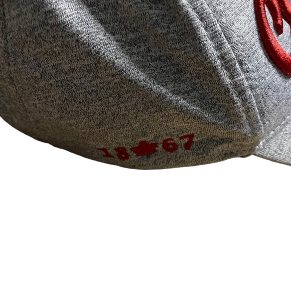 Canadiana Men's Gray Canada 1867 Printed Baseball Hat - Picture 4 of 6